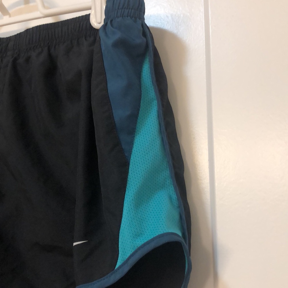 Nike Dry Fit Shorts - Picture 2 of 4